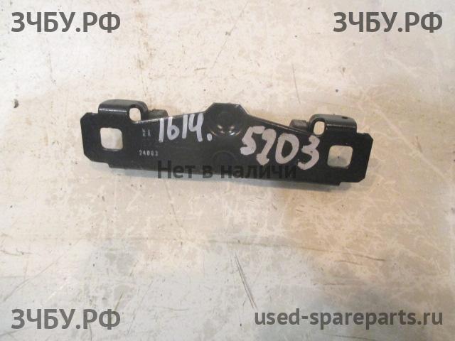 Ford Focus 3 Ответная часть замка багажника