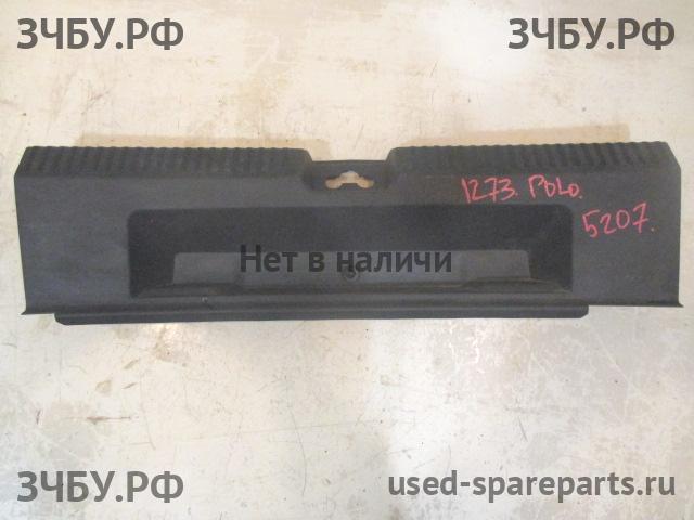 Volkswagen Polo 5 (Sedan) Накладка задней панели