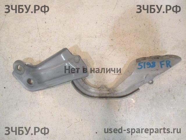 Ford Focus 3 Петля капота