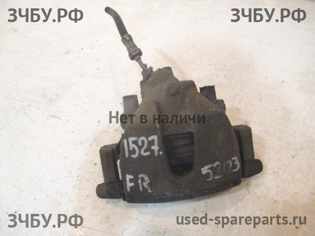 Ford Focus 3 Суппорт передний правый (в сборе со скобой)