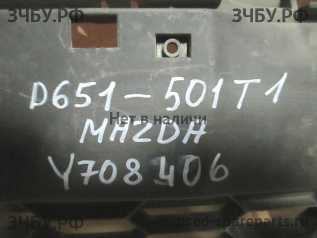 Mazda 2 [DY] Решетка в бампер
