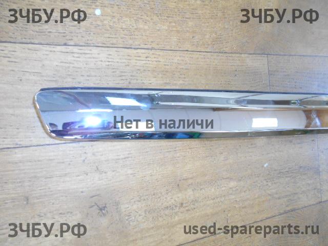 Toyota Corolla (E14 - E15) Накладка на крышку багажника