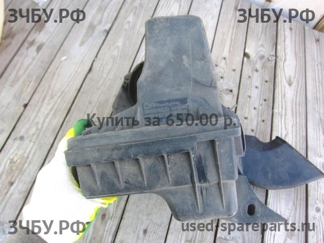 Mitsubishi Carisma (DA) 2000-> Корпус воздушного фильтра