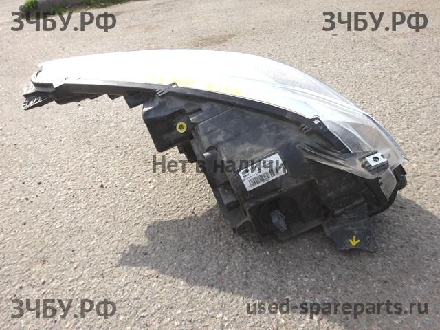 Ford Kuga 2 Фара левая