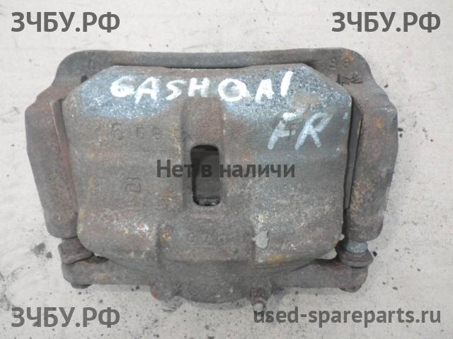 Nissan Qashqai (J10) Суппорт передний правый (в сборе со скобой)
