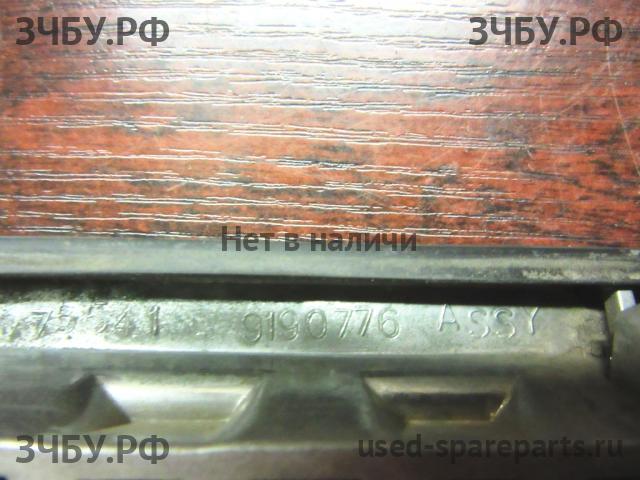 Volvo V70 (1) Решетка радиатора