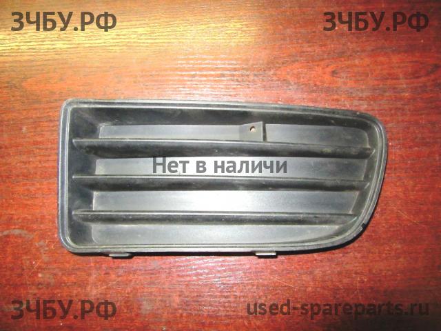 Mitsubishi Carisma (DA) 2000-> Решетка в бампер