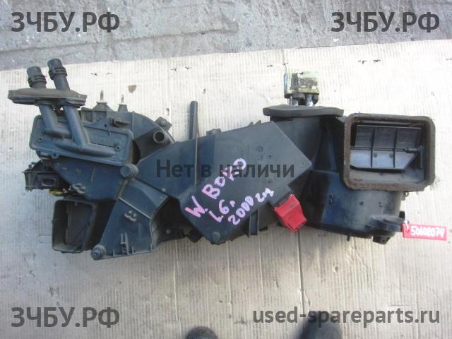 Volkswagen Jetta 4/Bora [1J2] Корпус отопителя (корпус печки)
