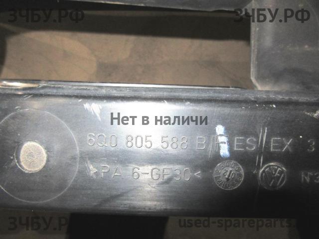 Volkswagen Polo 4 (9N) Панель передняя (телевизор)