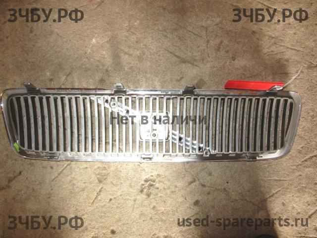 Volvo V70 (1) Решетка радиатора