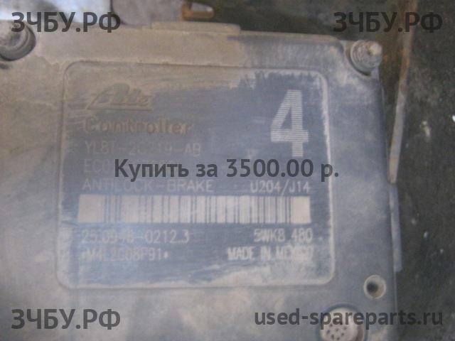 Ford Escape 1 Блок ABS (насос)