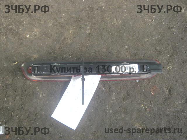 Ford Escape 1 Фонарь задний (стоп сигнал)