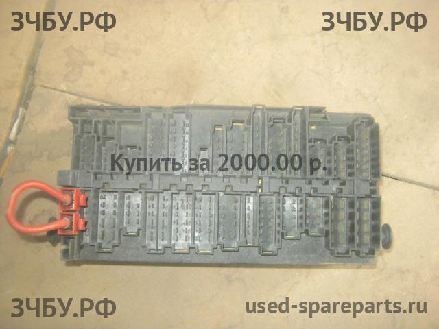 Volkswagen Passat B4 Блок предохранителей