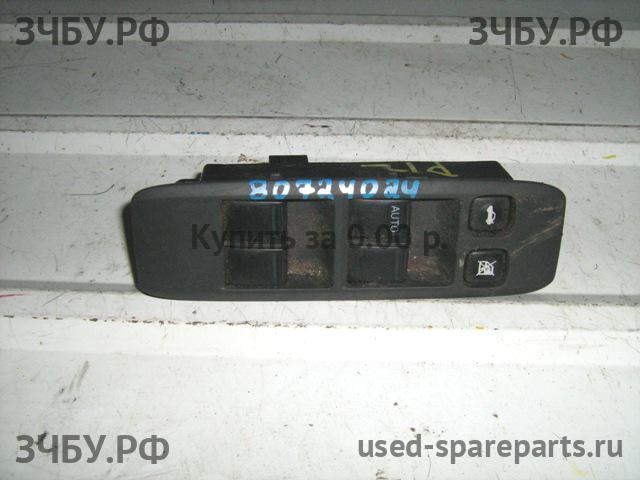 Nissan Primera P12 Кнопка стеклоподъемника передняя левая (блок)