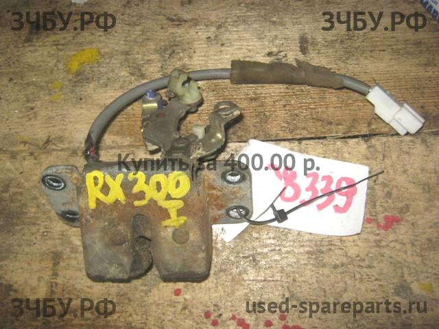 Lexus RX (1) 300 Замок багажника