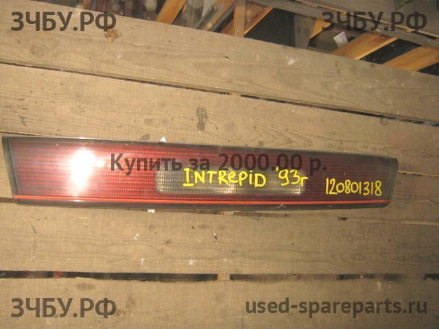 Dodge Intrepid 1 Накладка на крышку багажника