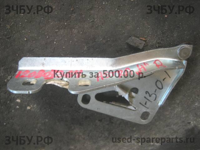 Opel Astra H Петля капота