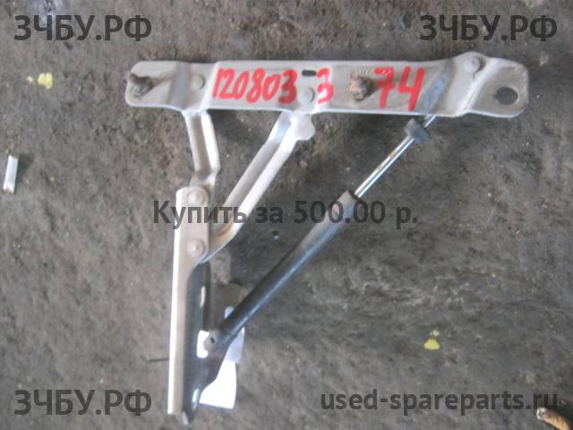 Dodge Intrepid 2 Петля крышки багажника