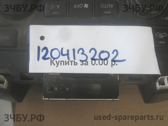 Toyota Highlander 1 Часы