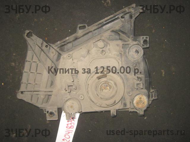 Isuzu NQR 71P Фара правая