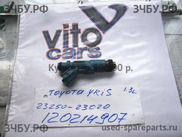 Toyota Yaris 1 Форсунка инжекторная электрическая