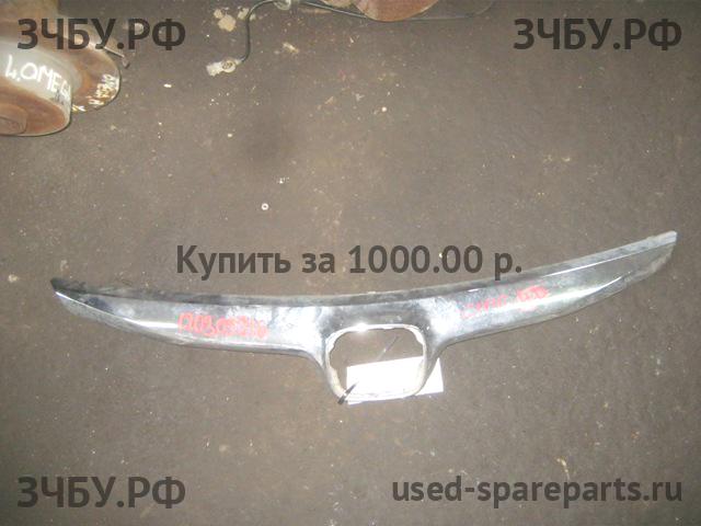 Honda Civic 8 (4D) Решетка радиатора