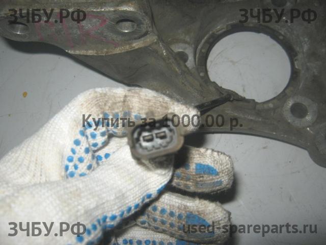 Saab 9-3 (2) Кулак поворотный передний правый (со ступицей)