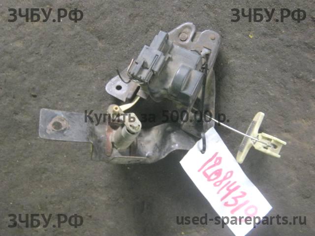 Dodge Intrepid 2 Замок капота