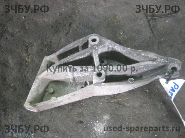 Volkswagen Passat B3 Кронштейн