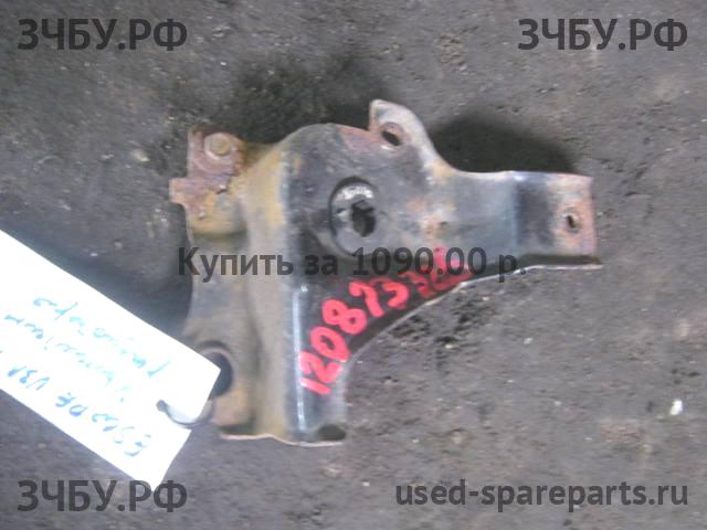 Ford Escape 1 Кронштейн