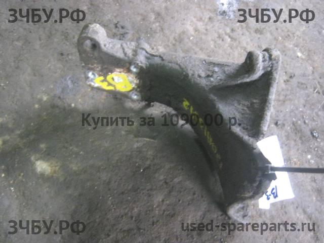 Volkswagen Passat B3 Кронштейн