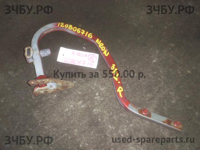 Dodge Neon 2 Петля крышки багажника