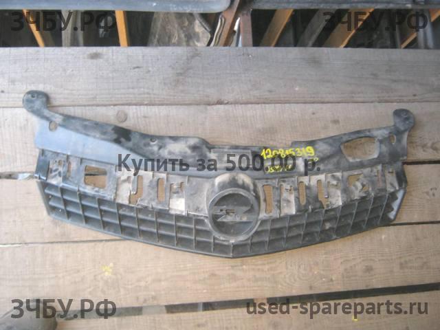 Opel Astra H Решетка радиатора