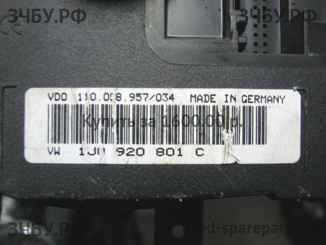 Volkswagen Golf 4 Панель приборов