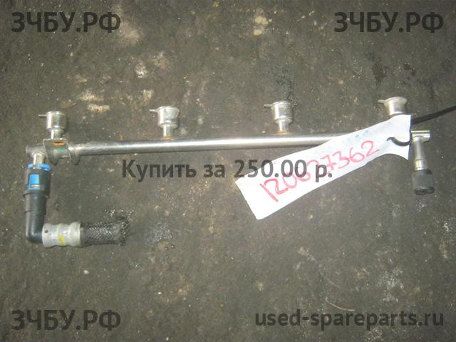 Opel Astra H Рейка топливная (рампа)