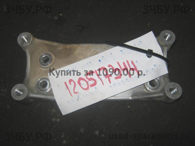 Hyundai HD 78 Кронштейн