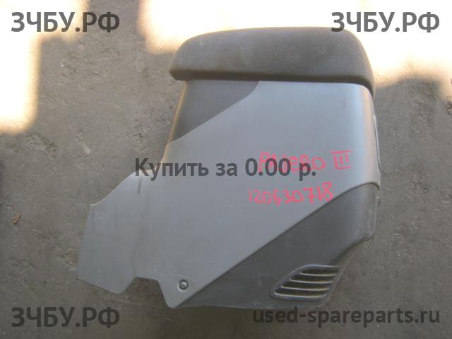 Mitsubishi Pajero/Montero 3 Консоль между сиденьями (Подлокотник)