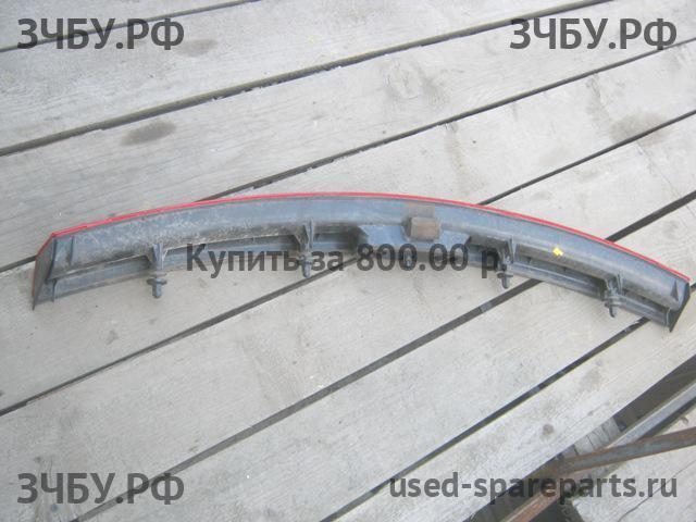 Dodge Intrepid 2 Фонарь средний