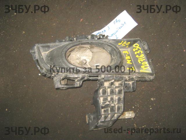 Mazda 3 [BK] Кронштейн фары противотуманной правой