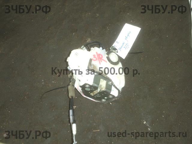 Honda Civic 8 (4D) Замок двери задней правой