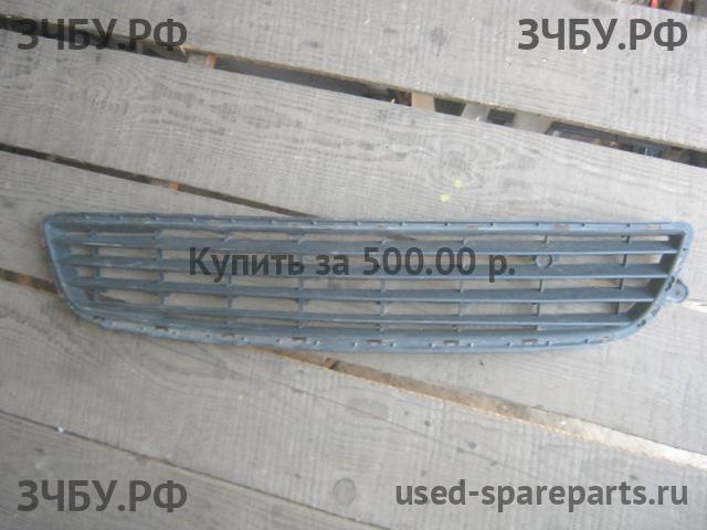 Opel Zafira B Решетка радиатора