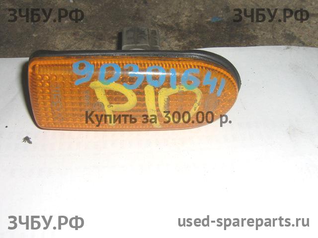 Nissan Primera P10 Указатель поворота в крыло (повторитель)