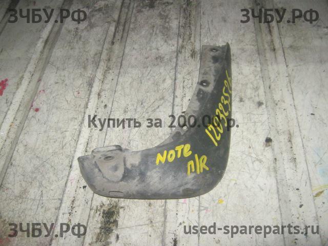 Nissan Note 1 (E11) Брызговик передний правый