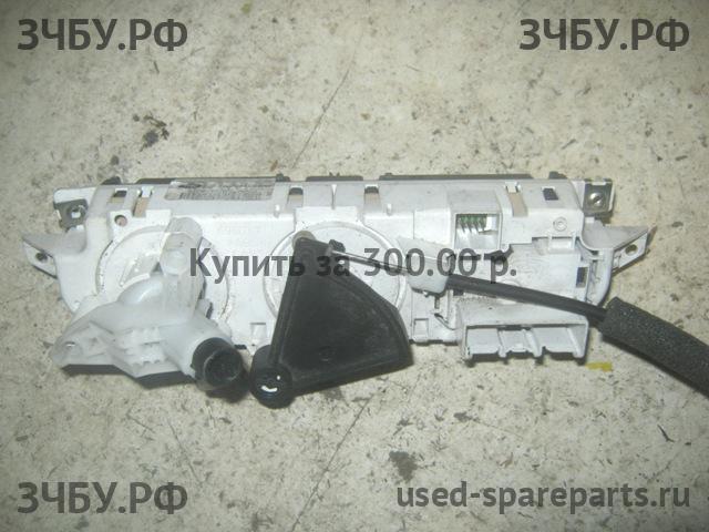 Ford Focus 2 Блок управления печкой