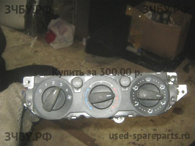 Ford Focus 2 Блок управления печкой
