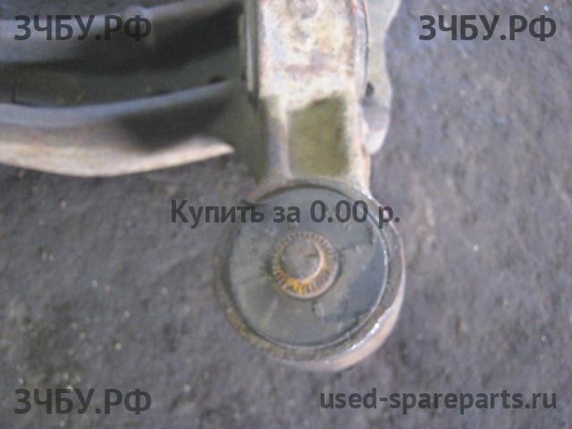 Toyota Camry 5 (V30) Кулак задний левый