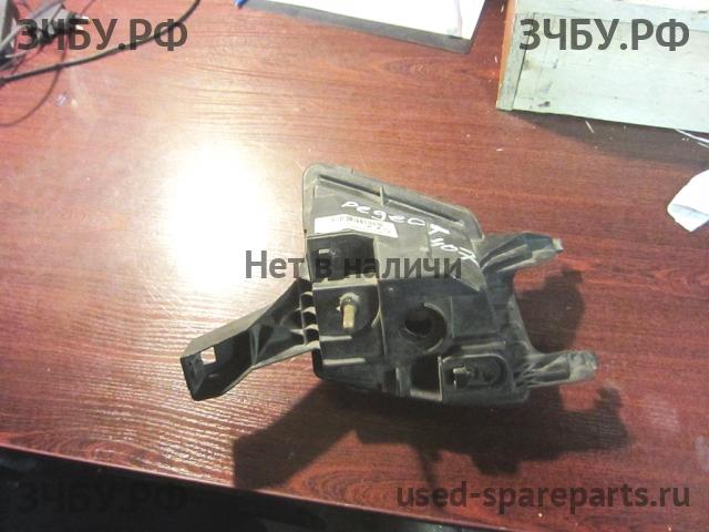 Peugeot 407 ПТФ правая