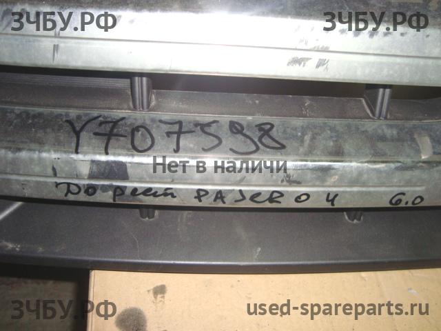 Mitsubishi Pajero/Montero 4 Решетка радиатора