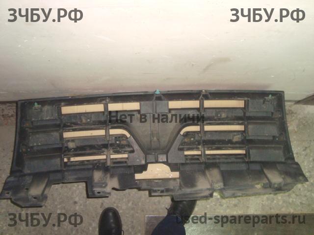 Mitsubishi Pajero/Montero 4 Решетка радиатора