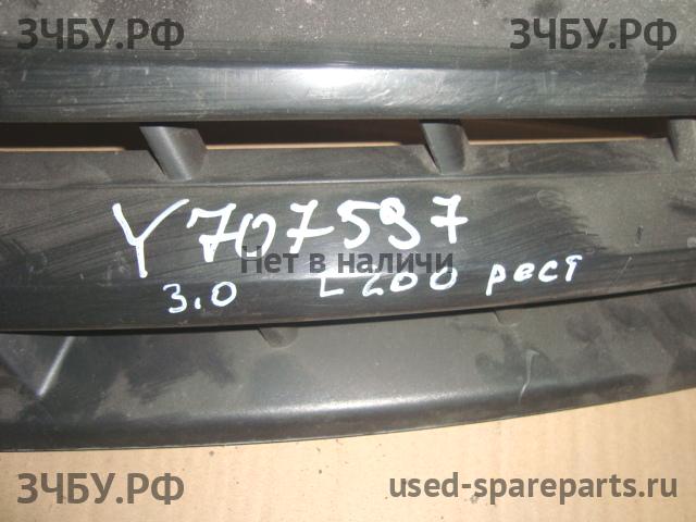 Mitsubishi L200 (4)[KB] Решетка радиатора